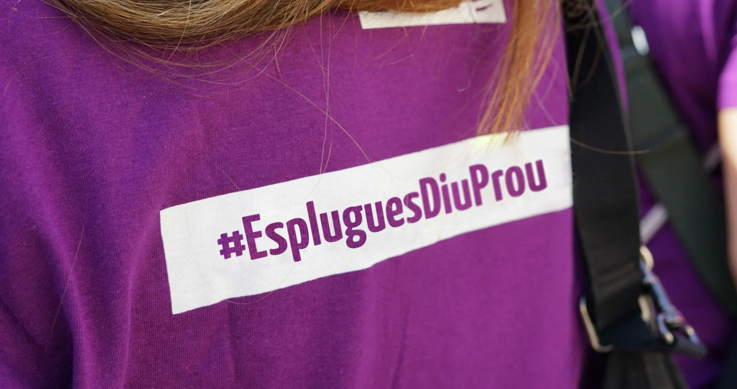 Camiseta con el eslogan Esplugues Diu Prou